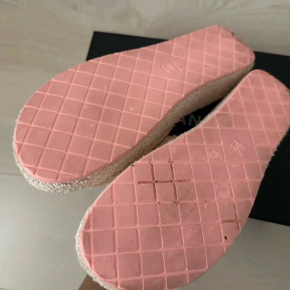 Chanel Blush and Pink Terrycloth Slides sz 41 - Picture 4 of 11